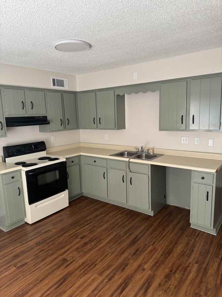 6298 Raible Dr - Photo 6 of 6