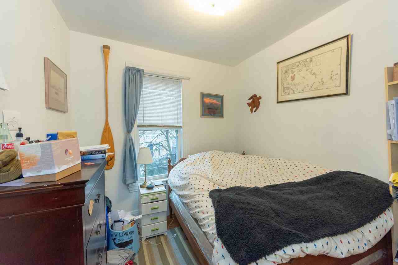 79 Brook St - Photo 3 of 18