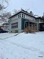 featured image of 1001 N 13th Ave E