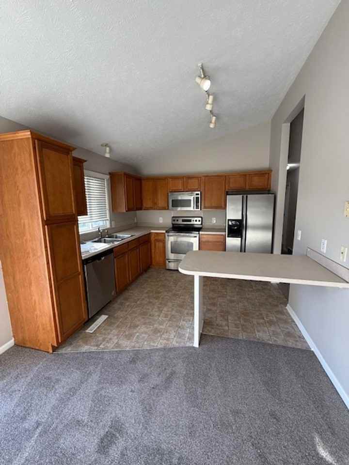 7841 Bondesson St - Photo 2 of 17