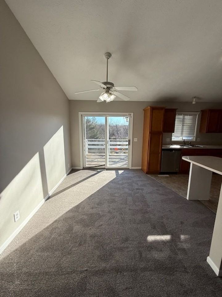 7841 Bondesson St - Photo 3 of 17