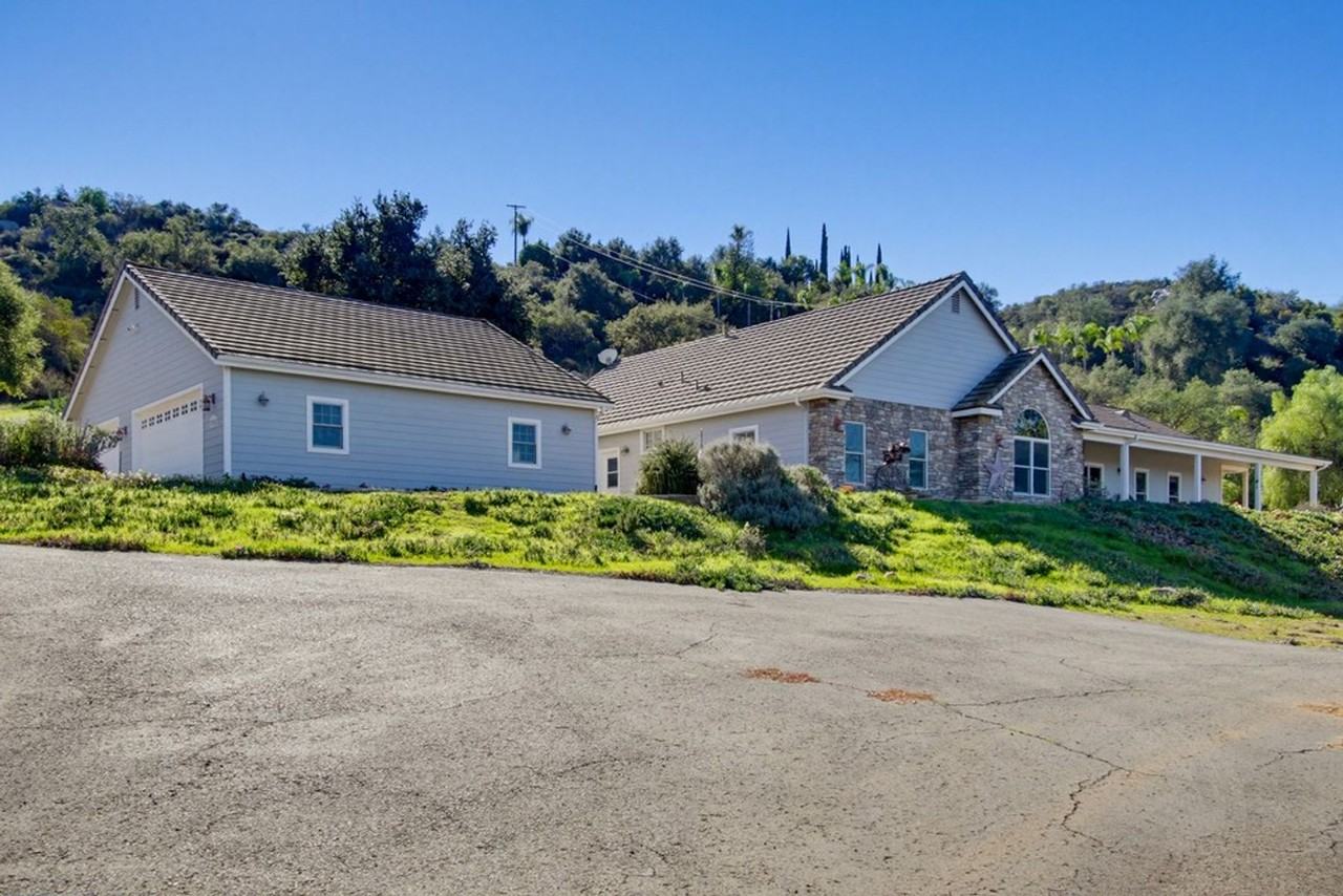 710 Gem Ln - Photo 7 of 50