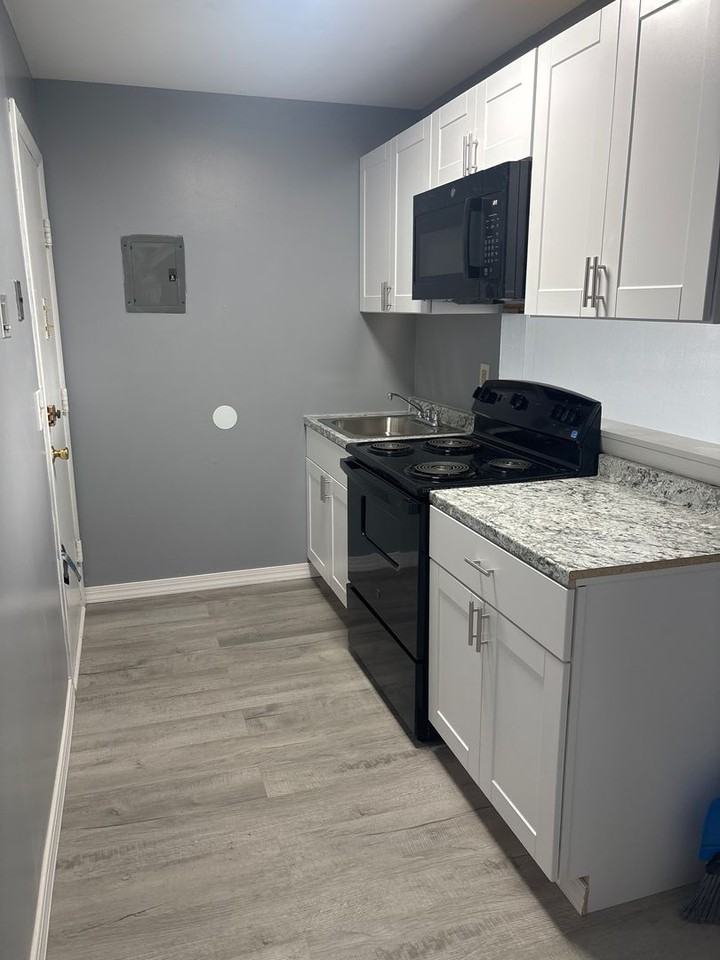 Multi-Fam106-122 Polk Street - Photo 6 of 9