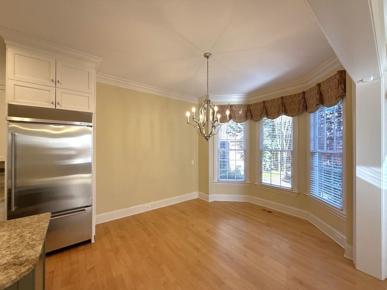 1109 S Kings Dr - Photo 4 of 24