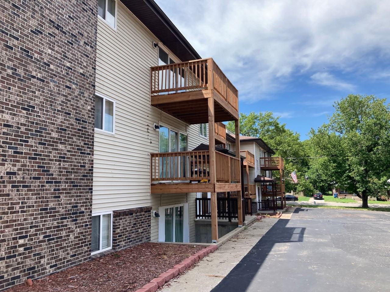 Capitol Hill Apartments - Photo 3 of 3