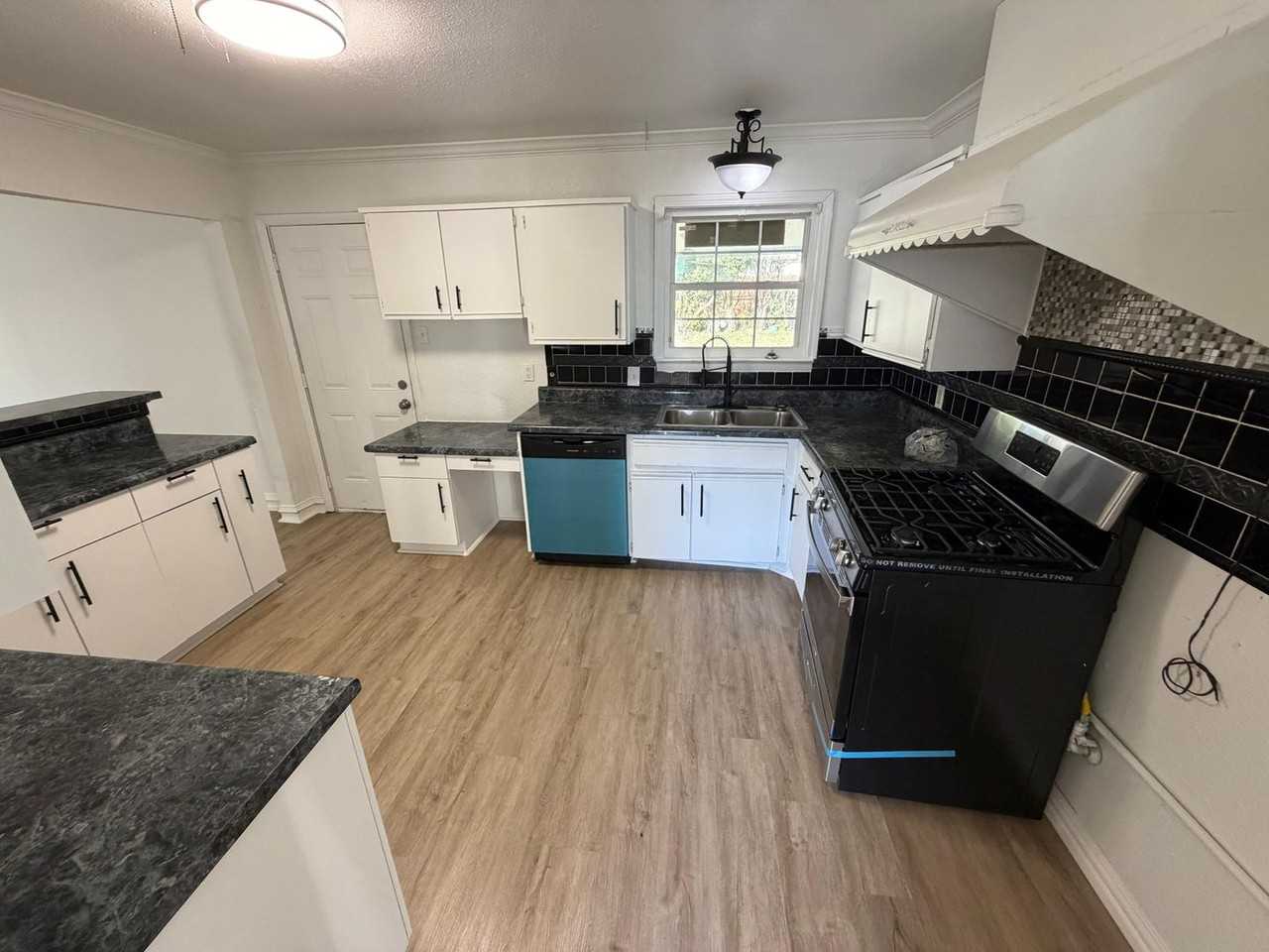 8415 Glen Regal Dr - Photo 7 of 15