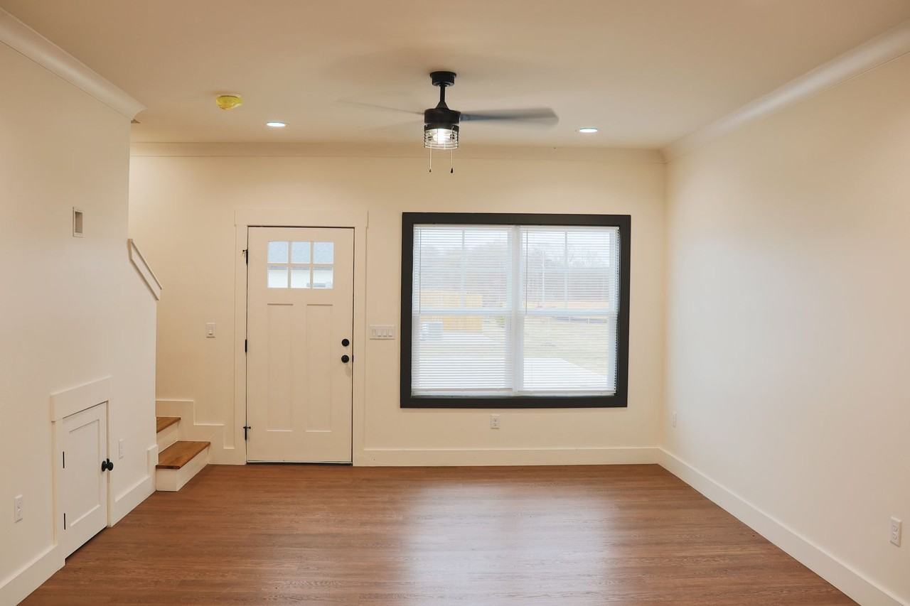 Oasis - Photo 4 of 8