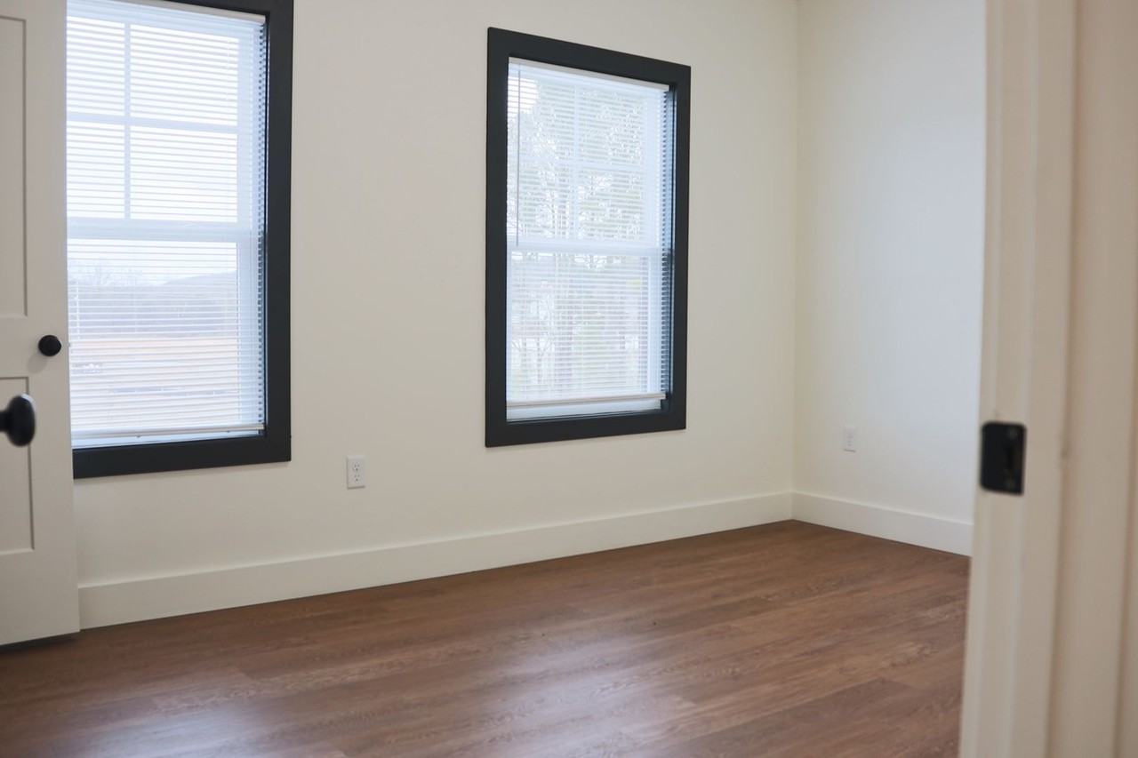 Oasis - Photo 5 of 8