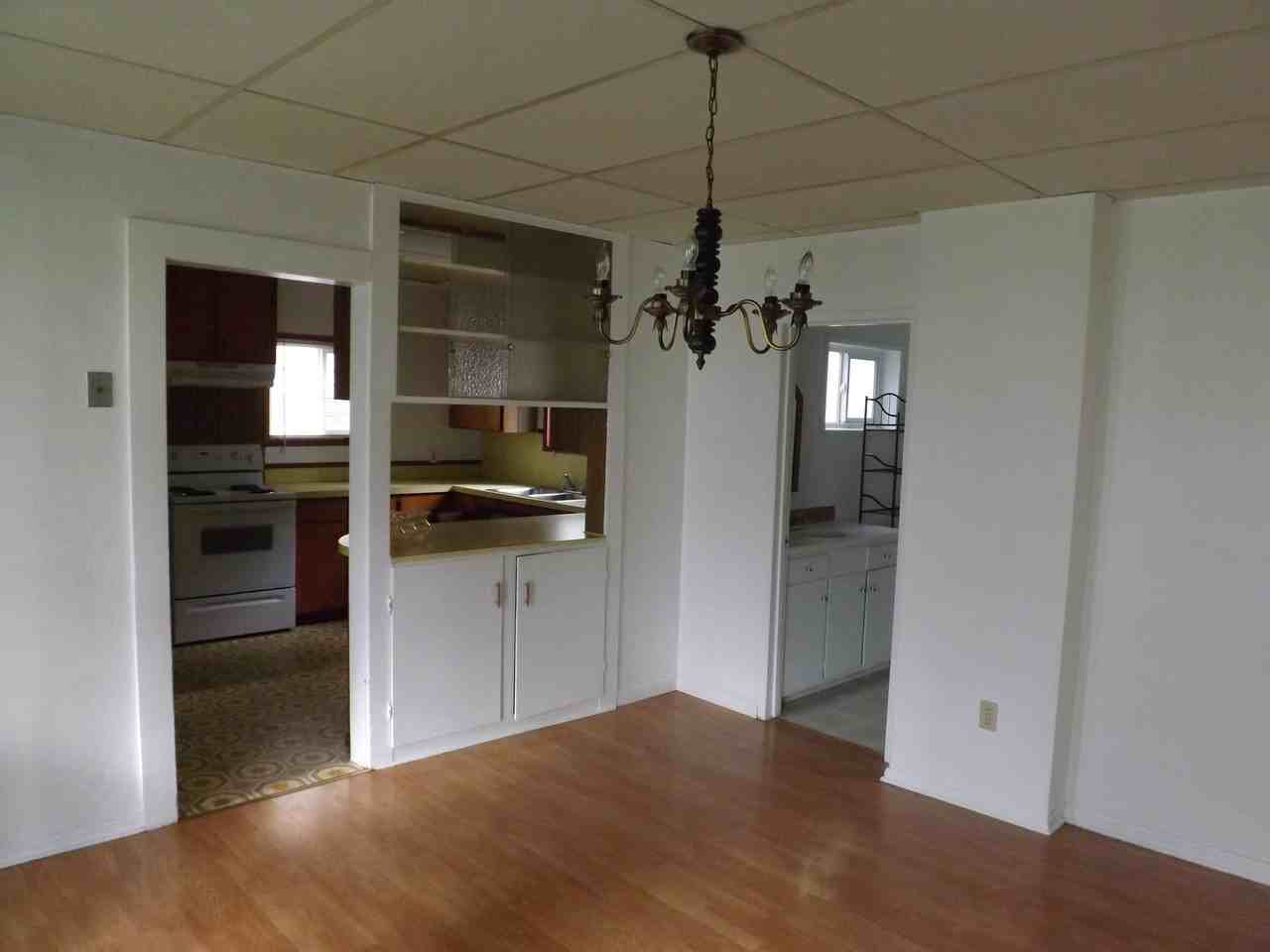 614 W 12th St - Photo 2 of 23