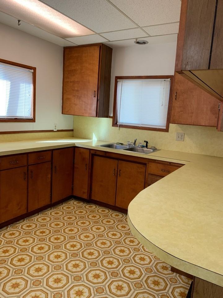 614 W 12th St - Photo 4 of 23