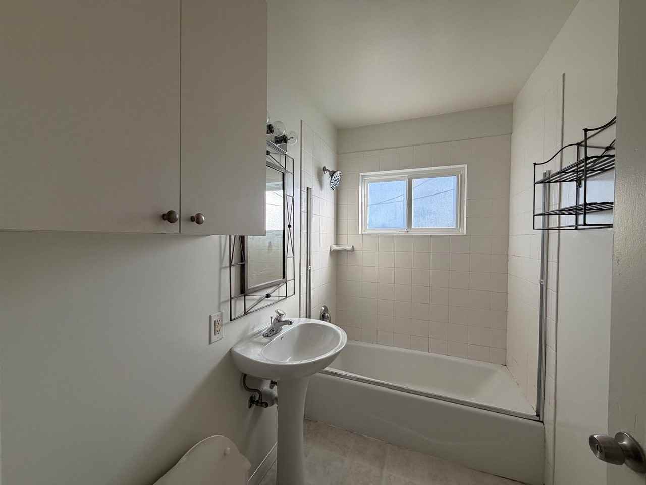 104 W Edna Pl - Photo 7 of 10