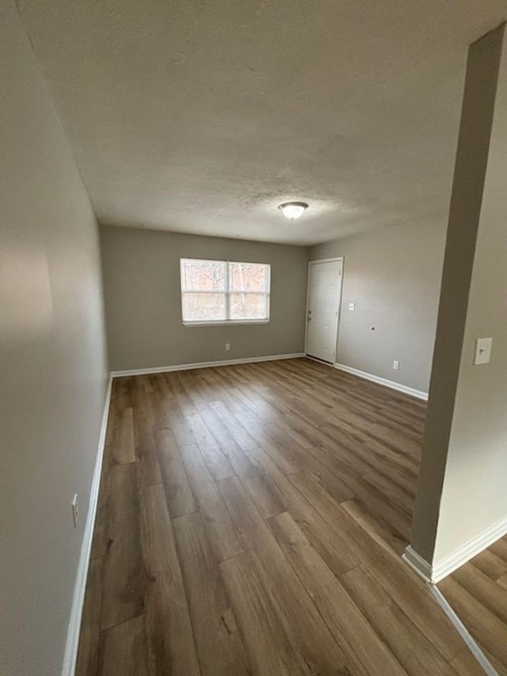 433 Wood Creek Dr. - Photo 5 of 16