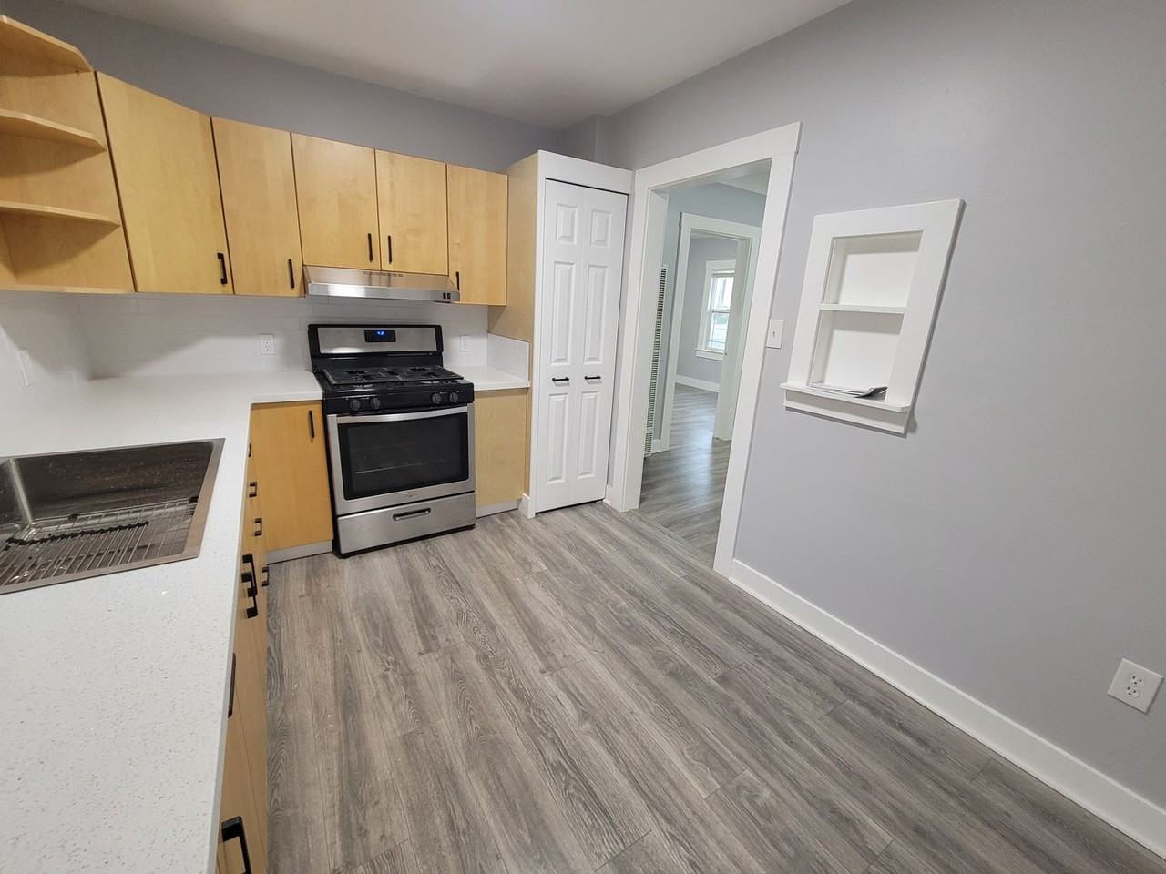 507 3rd St - Photo 6 of 29