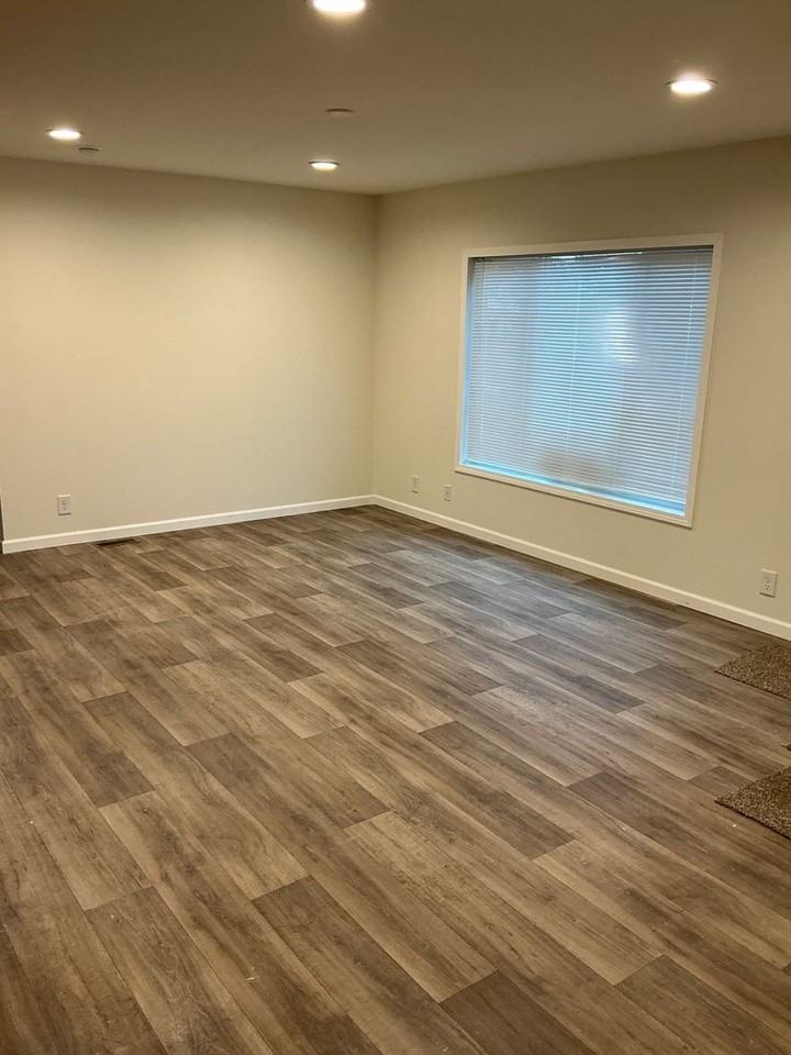 722 E Dakota Ave - Photo 5 of 14