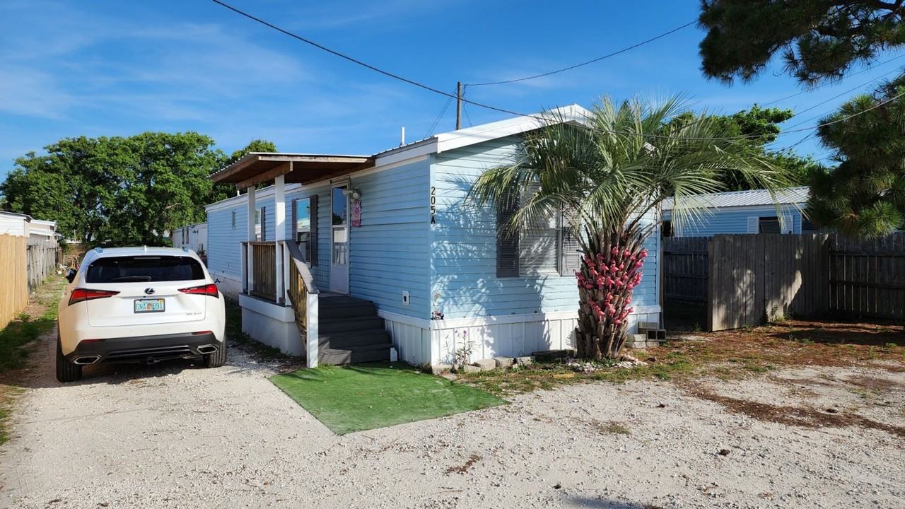 205 El Reposo Pl - Photo 3 of 11