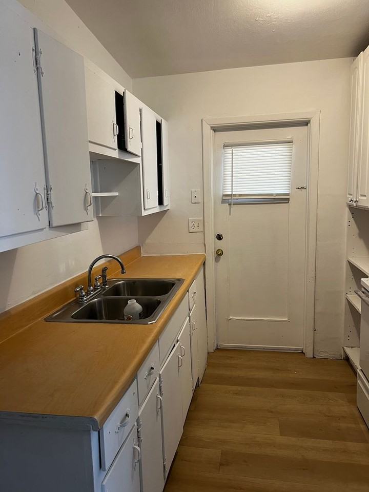 2200 Page Ave - Photo 4 of 12