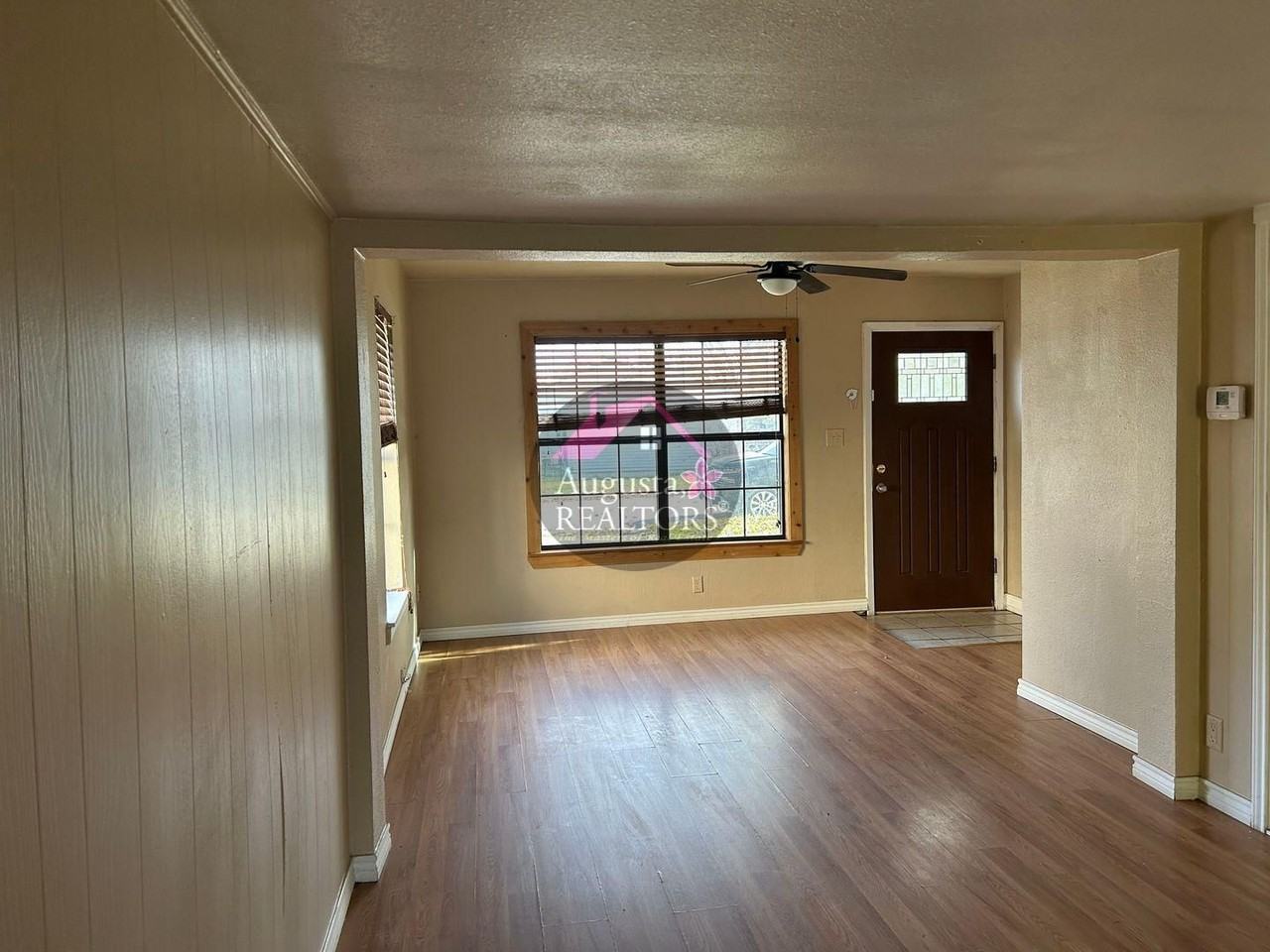 2210 Vine St - Photo 3 of 11