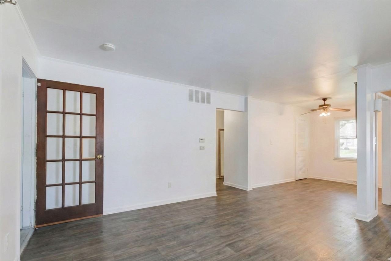 12851 Saratoga St - Photo 2 of 18