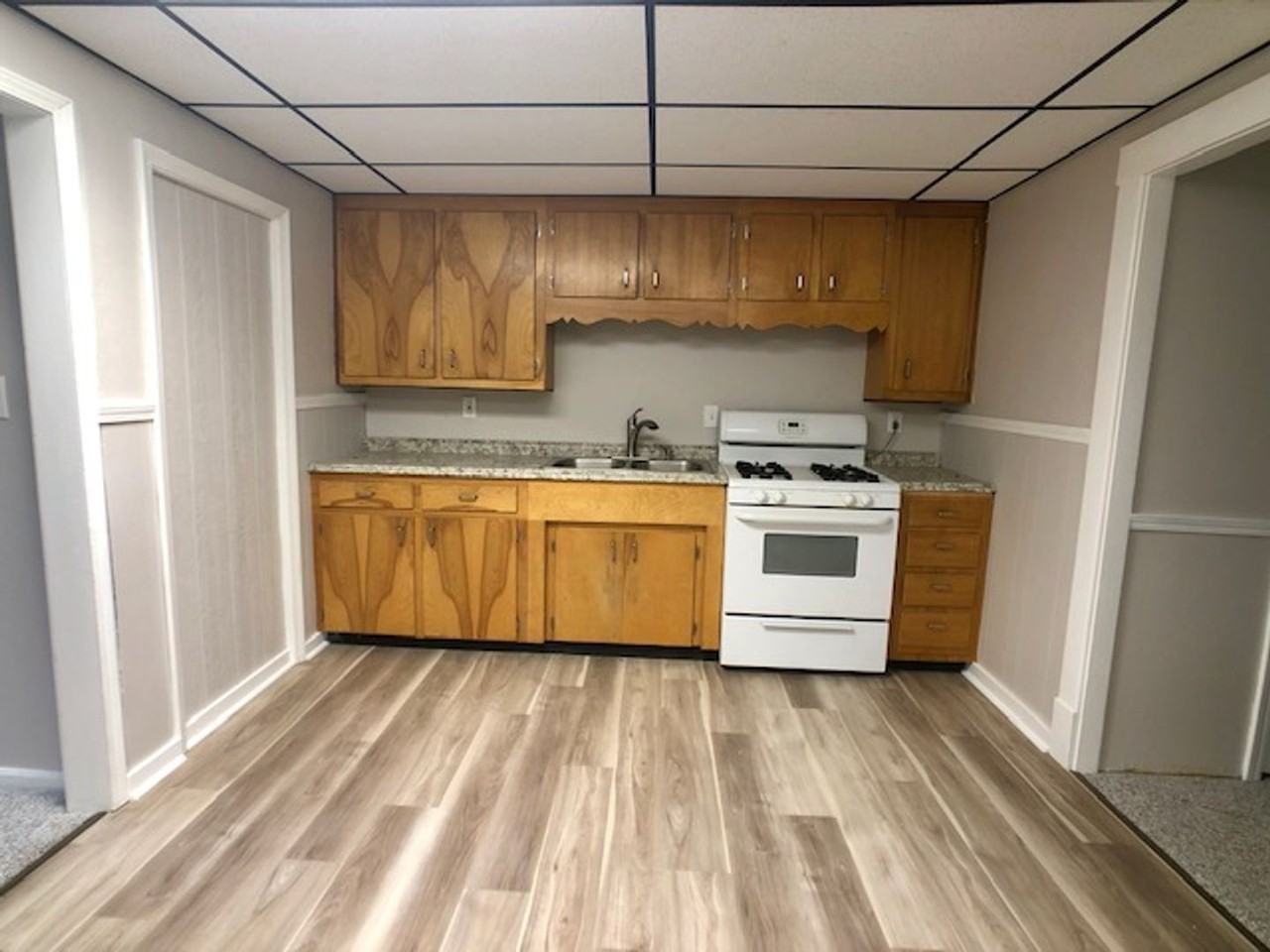 17 17 - 21 W Main Street - Photo 2 of 9