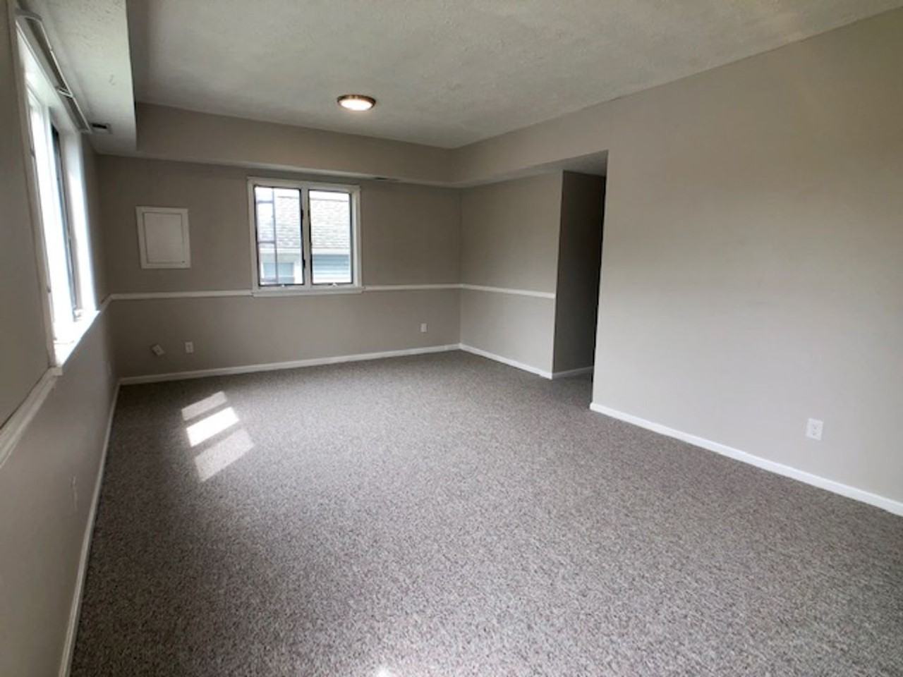 17 17 - 21 W Main Street - Photo 6 of 9