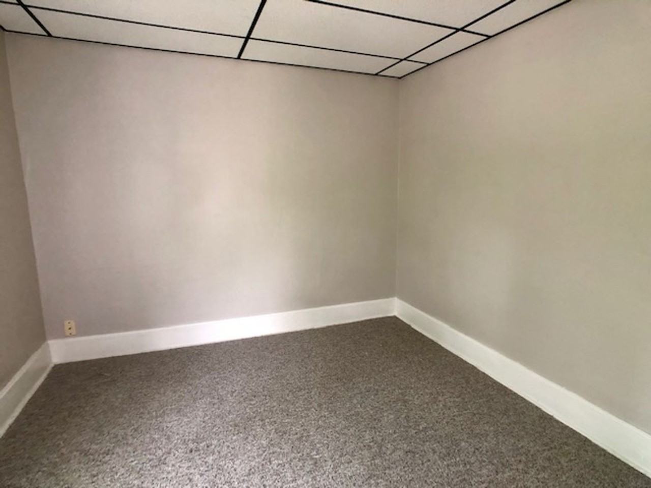 17 17 - 21 W Main Street - Photo 7 of 9