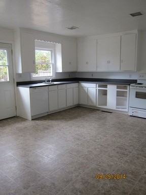 235 Sw Laurel St - Photo 4 of 16