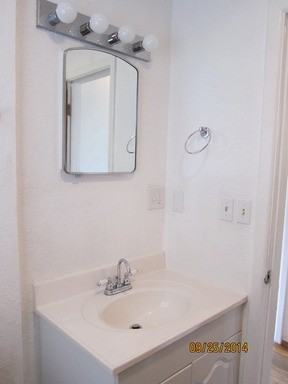 235 Sw Laurel St - Photo 5 of 16