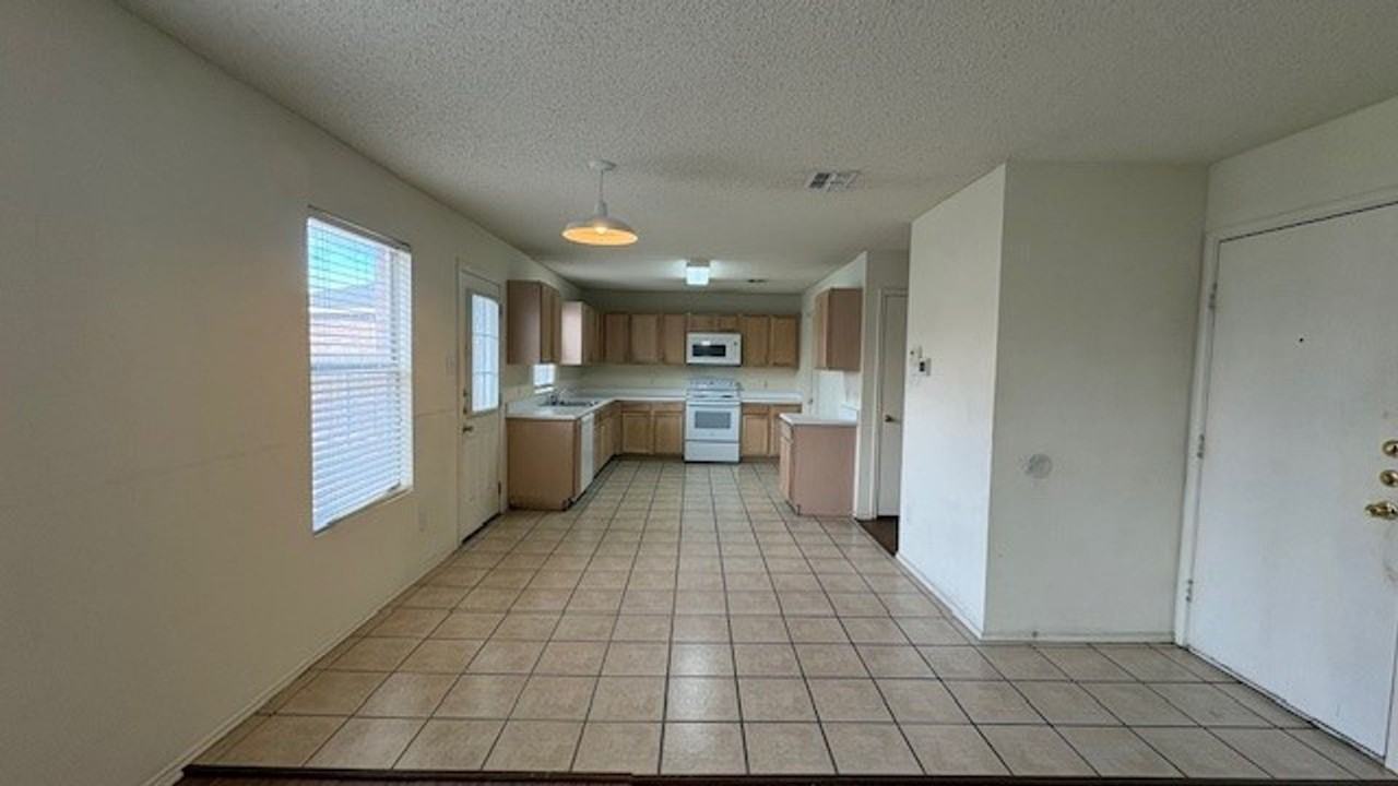 2923 Barberini Dr - Photo 7 of 18