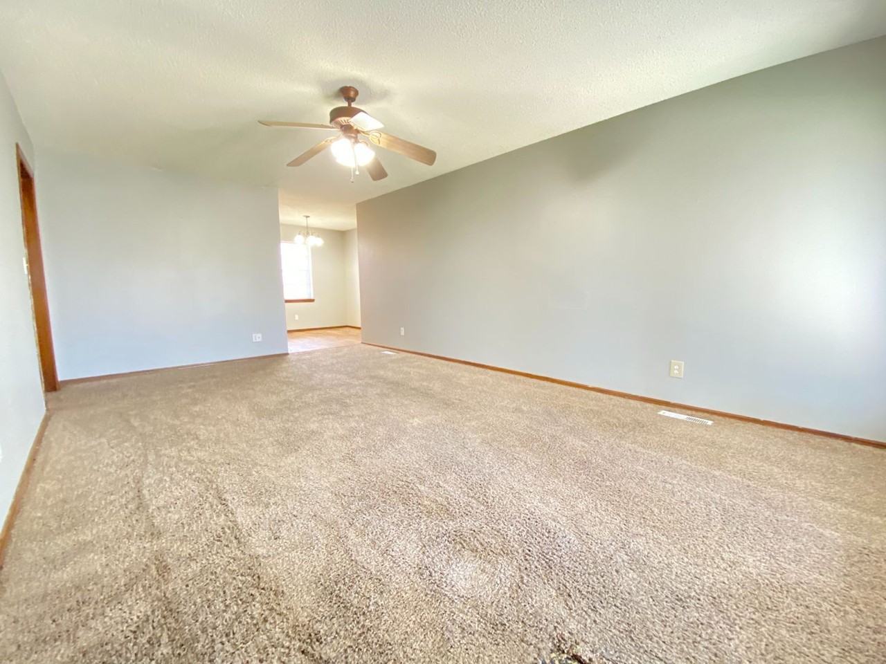 1308 E Cypress Ave - Photo 2 of 7