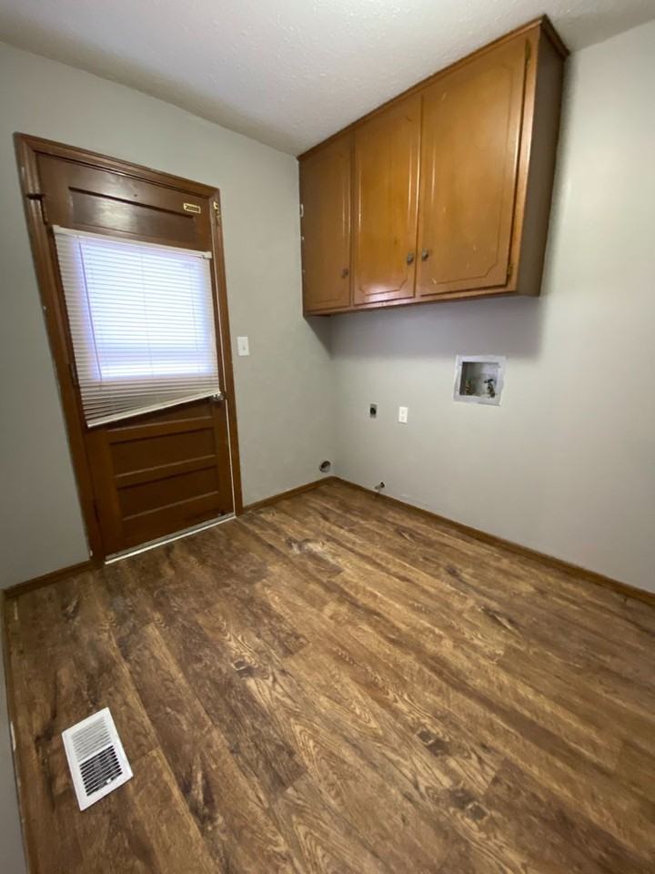 1308 E Cypress Ave - Photo 5 of 7