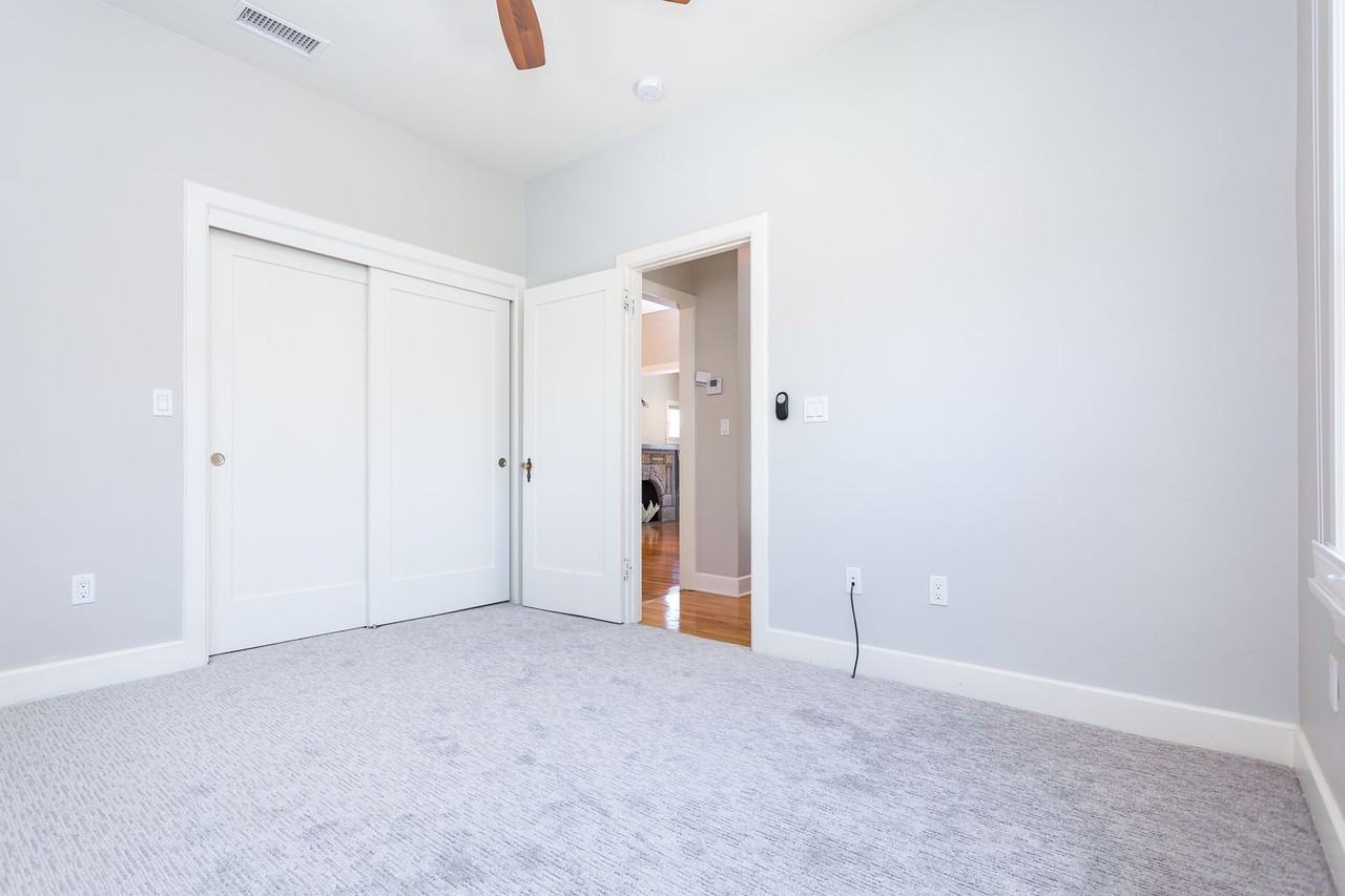 4726 Vista St - Photo 2 of 34