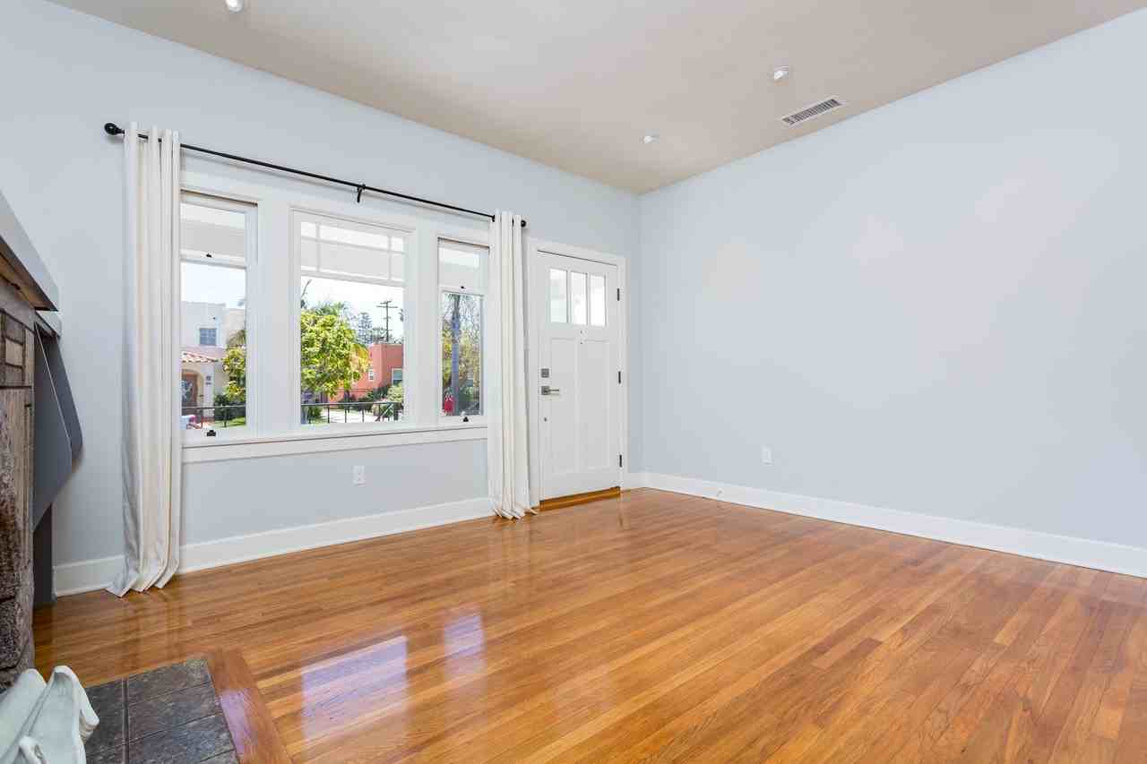 4726 Vista St - Photo 6 of 34