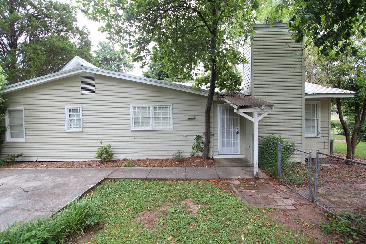 2101B 3rd Pl S - Photo 2 of 18