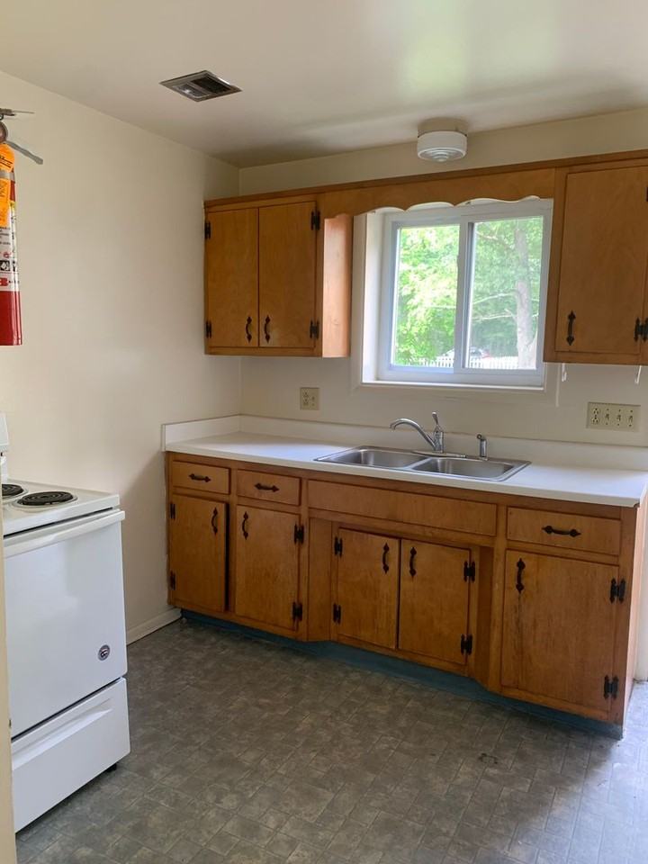 1841 Waddle Rd - Photo 3 of 9