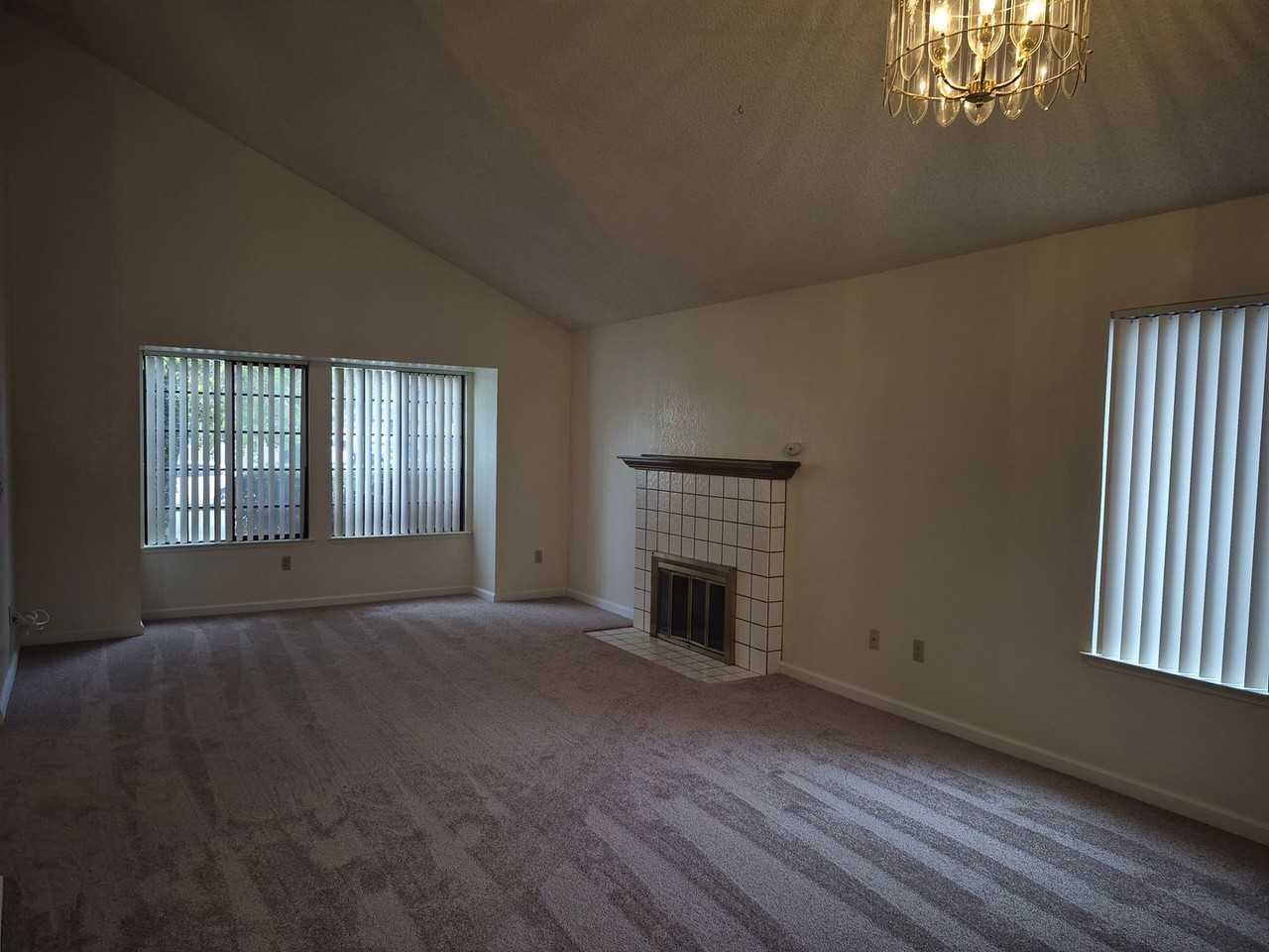 2235 Coroval Dr - Photo 6 of 18