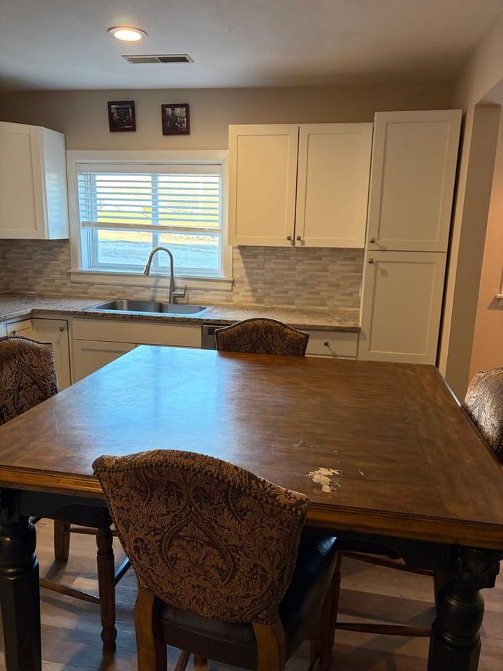 1752 N Market St - Photo 3 of 17