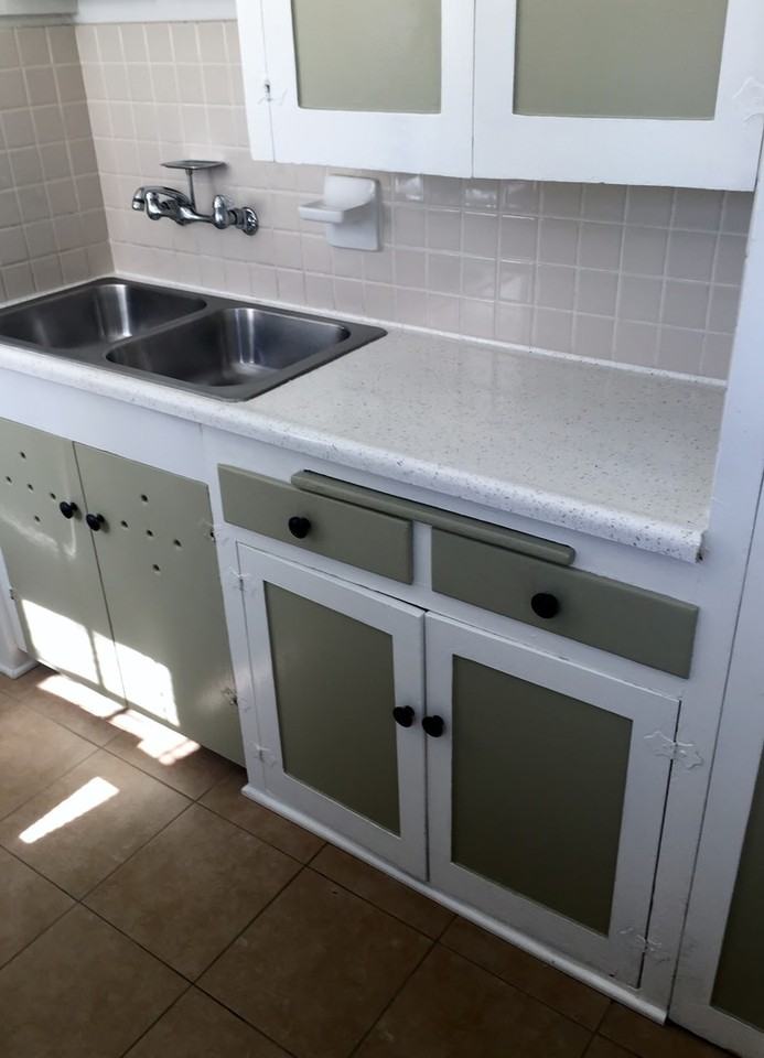 132 Lewis St - Photo 6 of 10