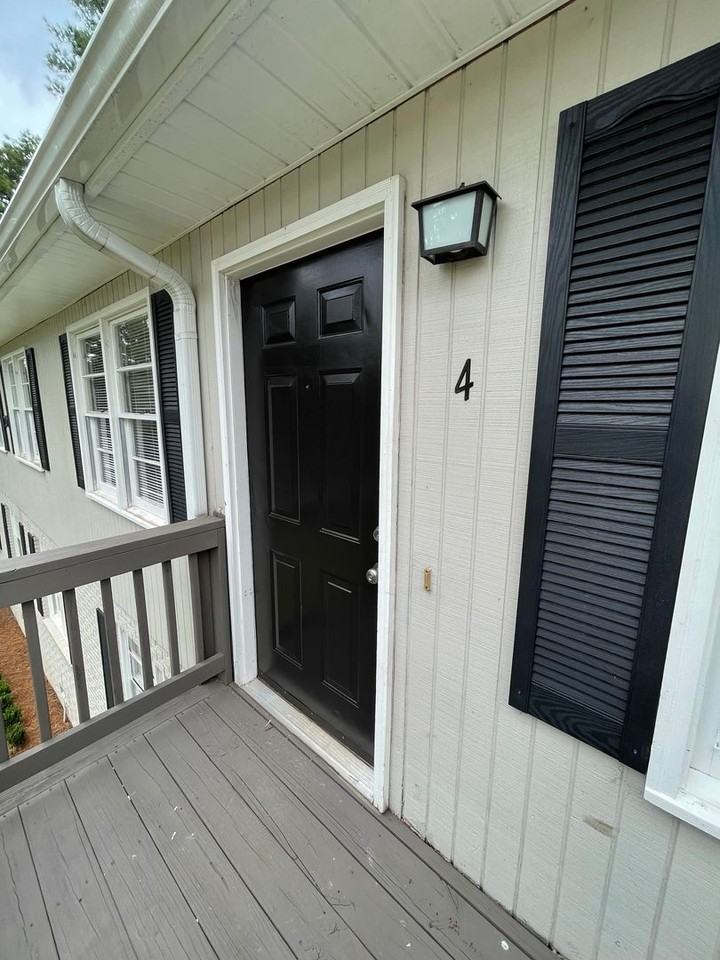 207 Charleston Ave - Photo 2 of 12