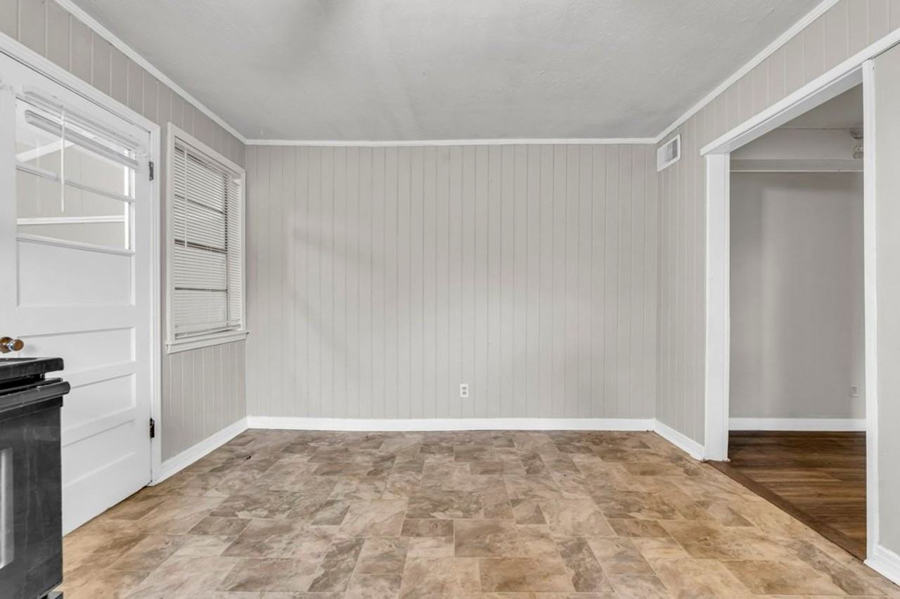 1005 Blanchard Ave - Photo 2 of 8