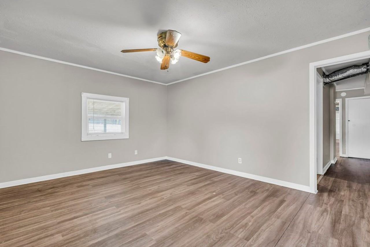 1005 Blanchard Ave - Photo 3 of 8