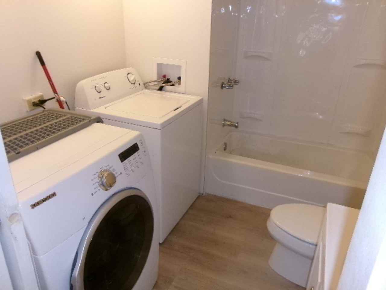 1321-1323 1321-1323 N Five Mile - Photo 5 of 6