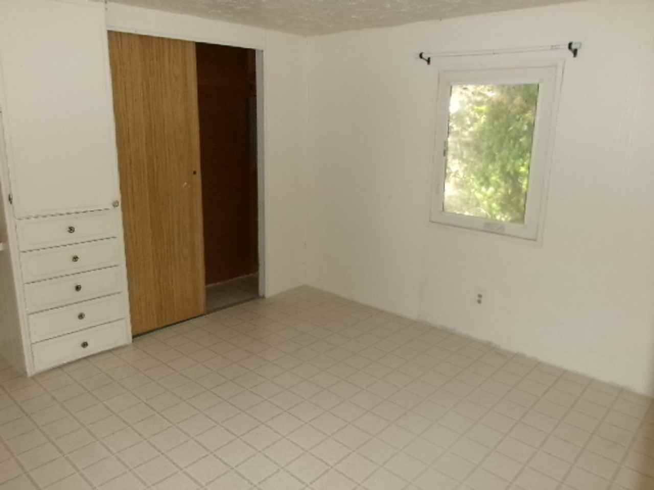 1321-1323 1321-1323 N Five Mile - Photo 6 of 6