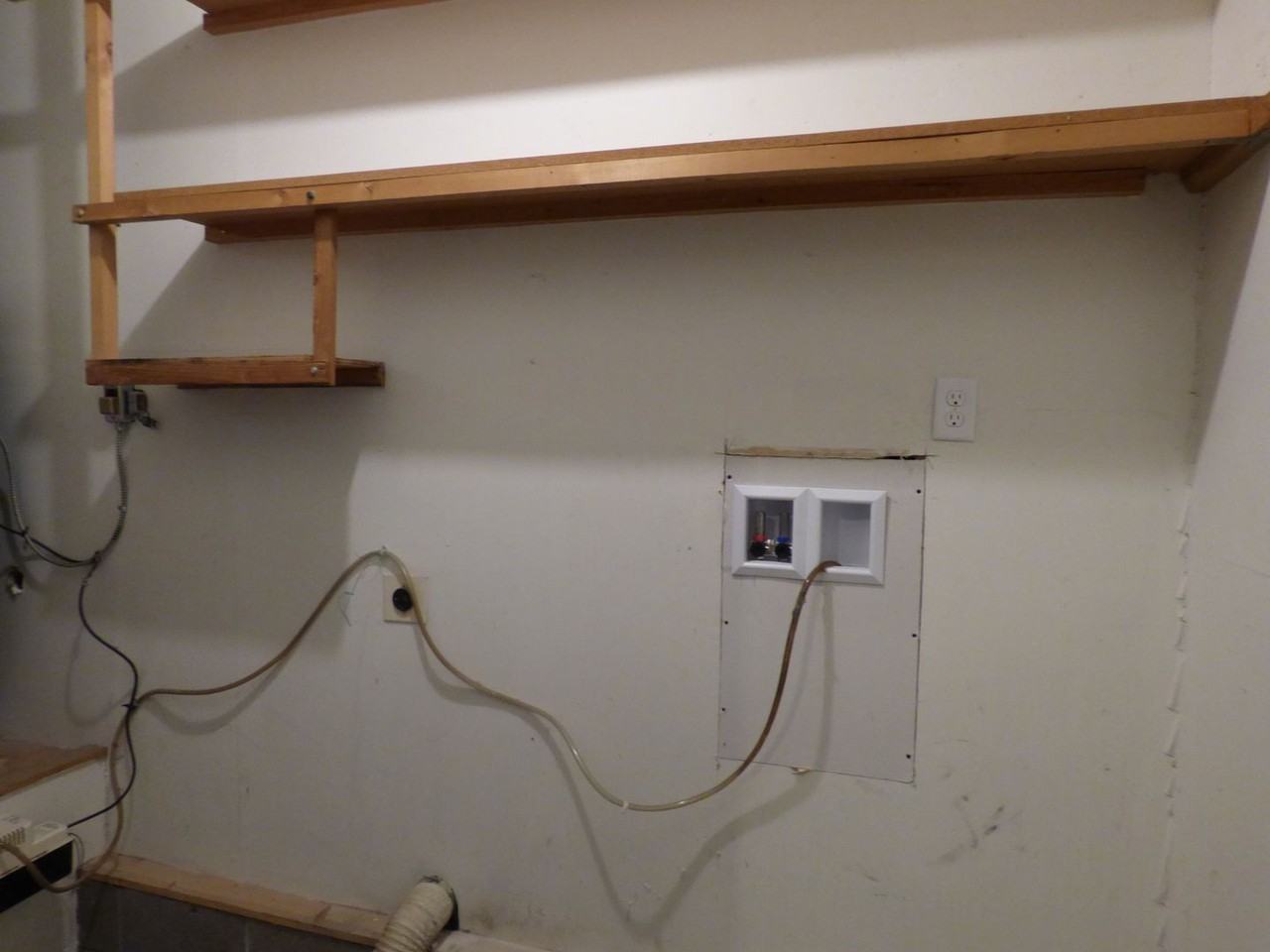 920 Kelly Pl - Photo 5 of 15