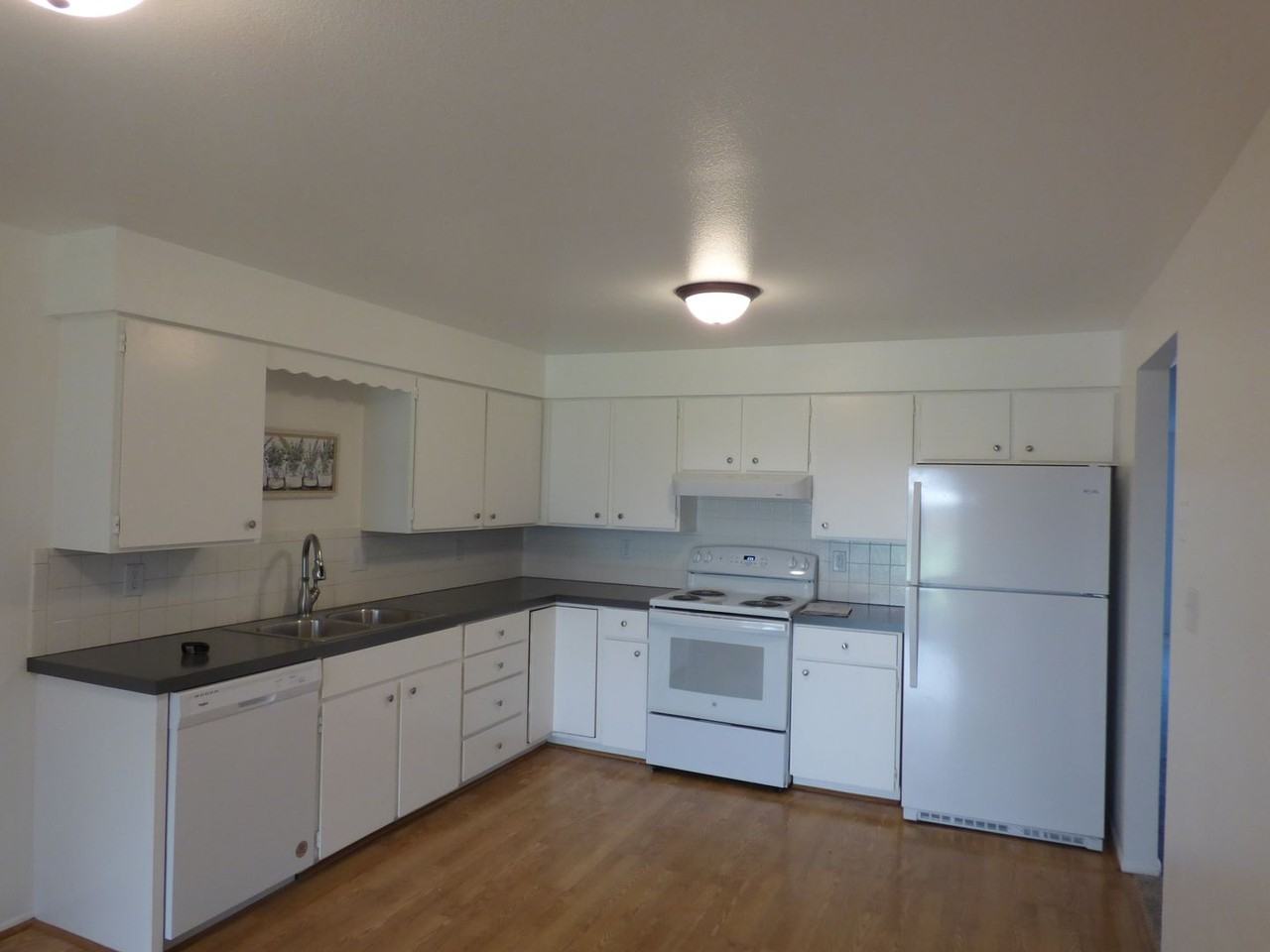 920 Kelly Pl - Photo 6 of 15