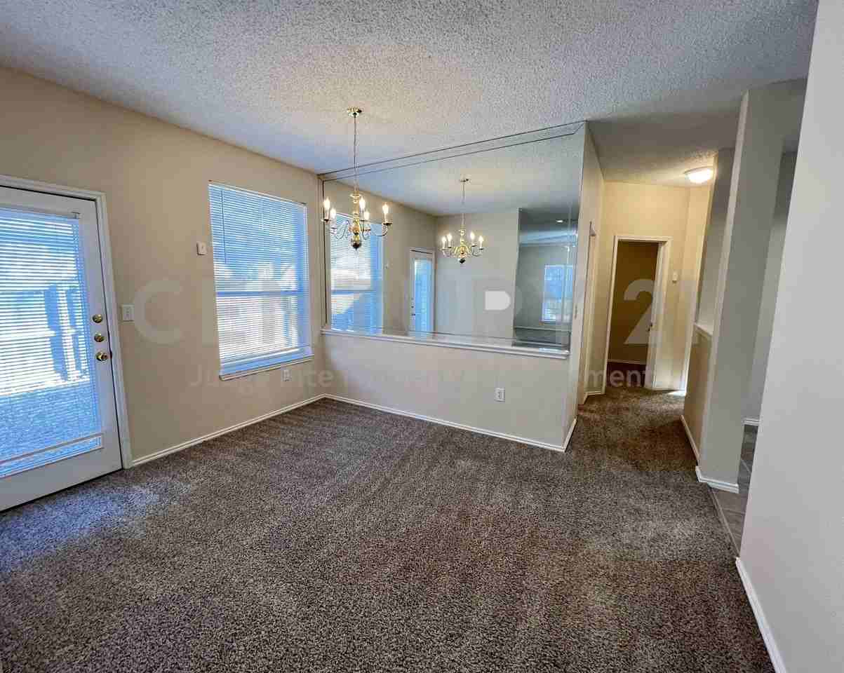 2416 Wildwood Ln - Photo 3 of 11