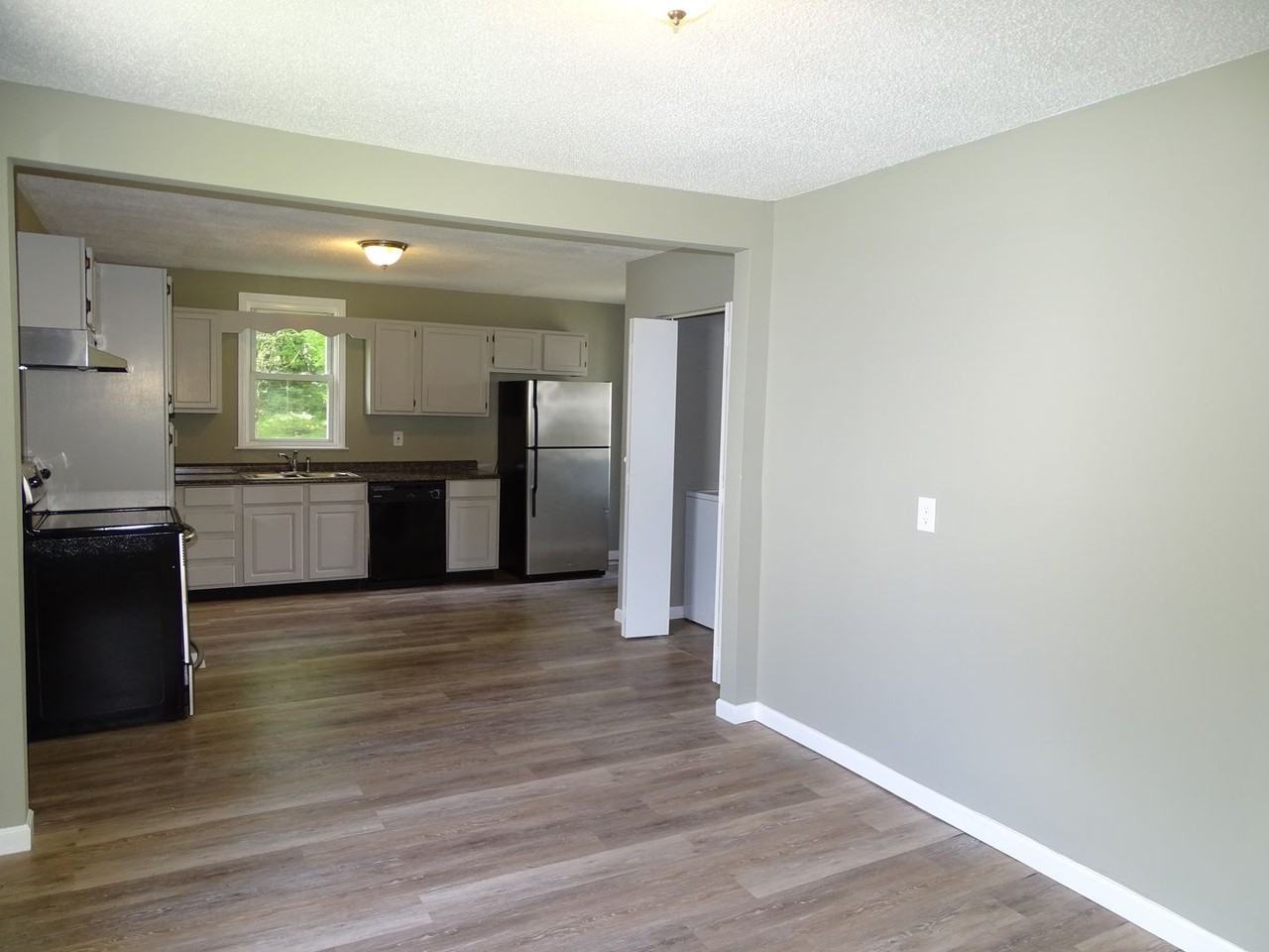 216 Wynn Ave - Photo 4 of 14