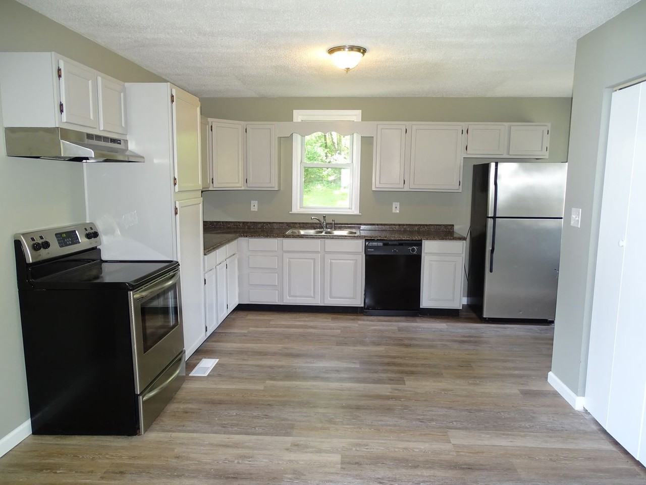 216 Wynn Ave - Photo 5 of 14