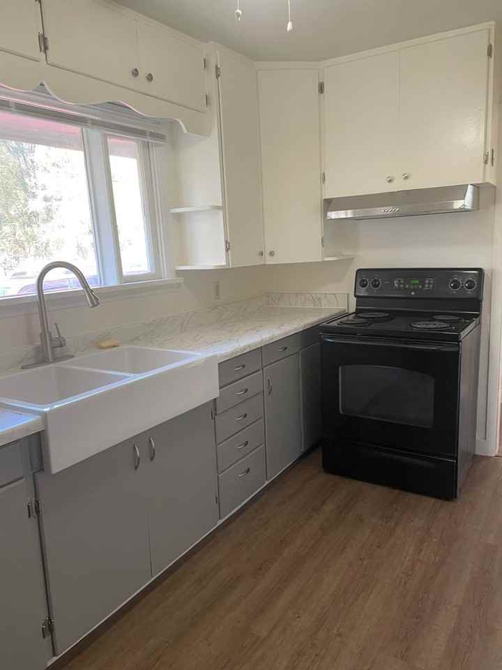 539 Sw 6th St - Photo 4 of 26