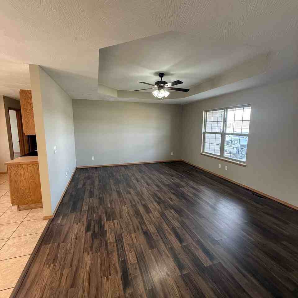 108 Spruce Ave - Photo 3 of 22