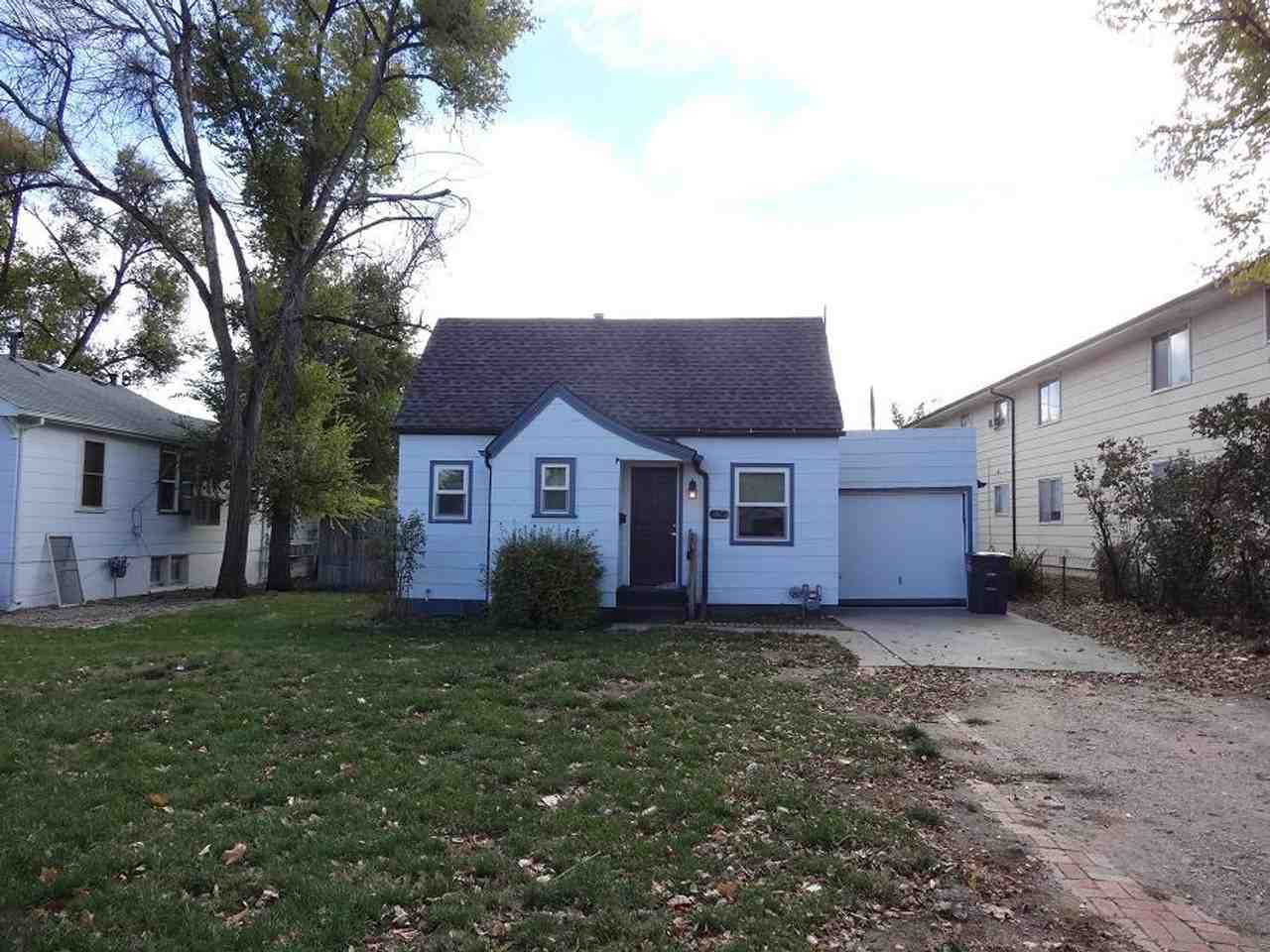 506 22nd St - Photo 2 of 21